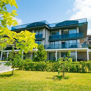 Royal Blue - Luxury Villa