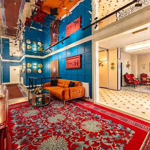 Hexa Aparthotel